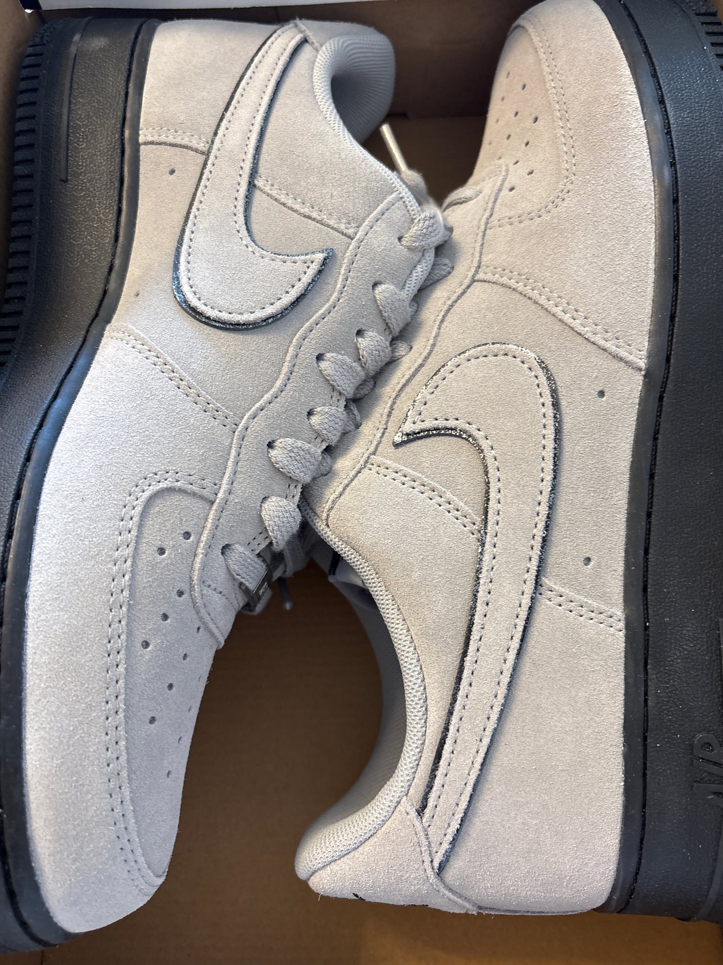 Nike Air Force 1 grau/schwarz, Größe wählbar