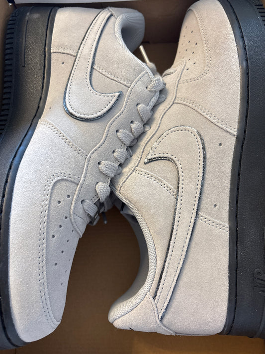 Nike Air Force 1 grau/schwarz, Größe wählbar