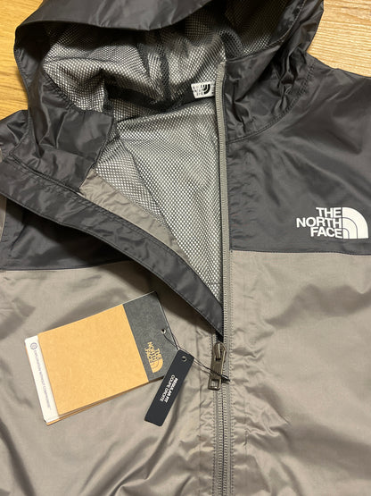 The North Face Kinder Regenjacke „Dryvent“ in grau/schwarz, Größe L