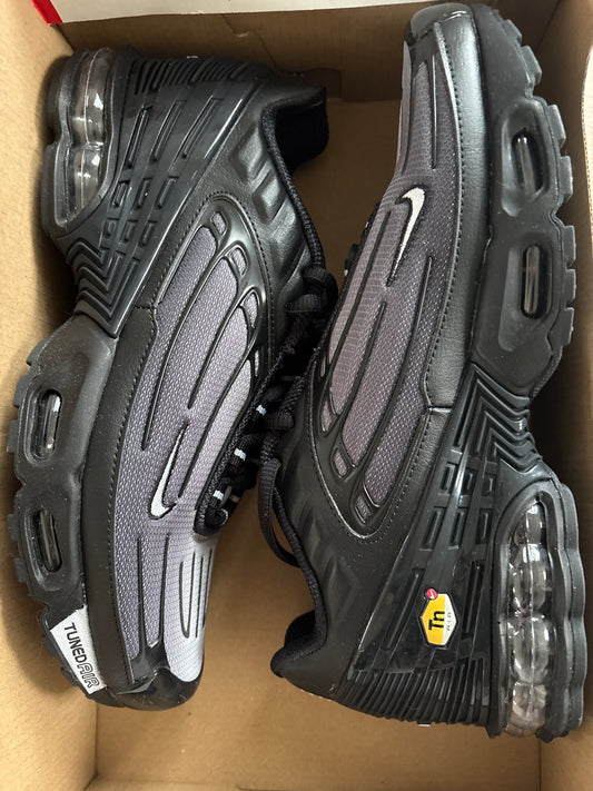 Nike Air Max Plus 3 LTR in schwarz, Größe 39