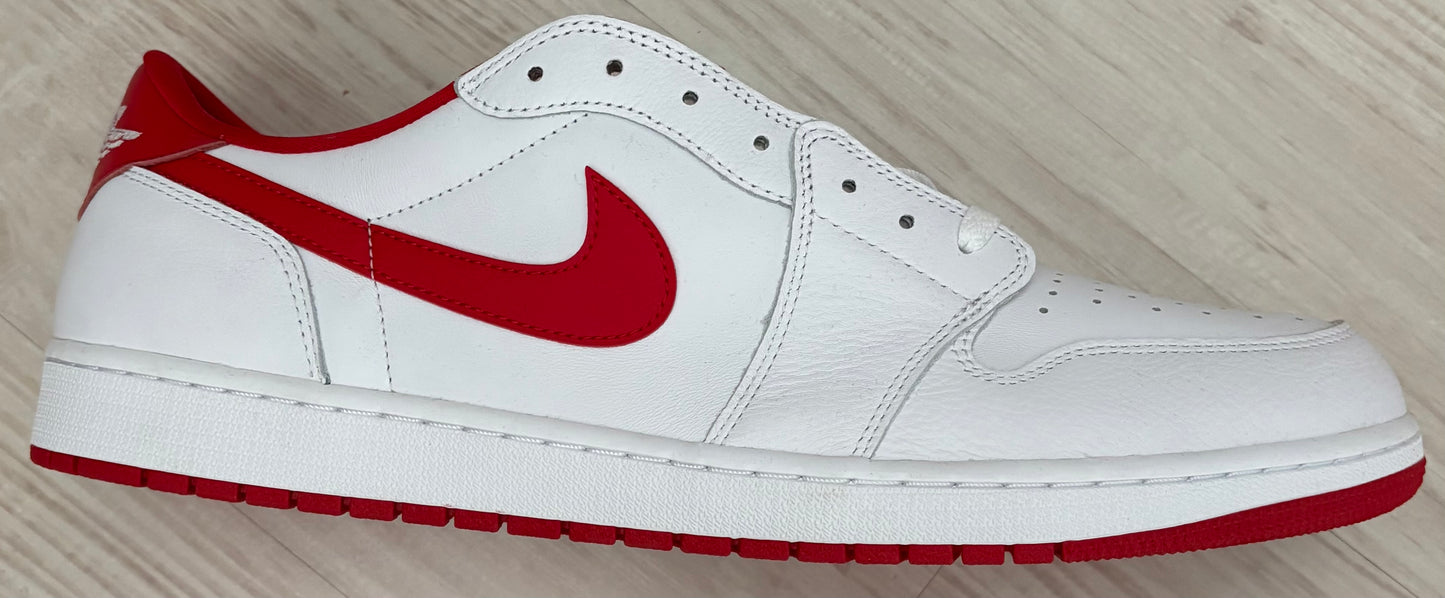 Air Jordan 1 Low, weiss/rot in Größe 52,5