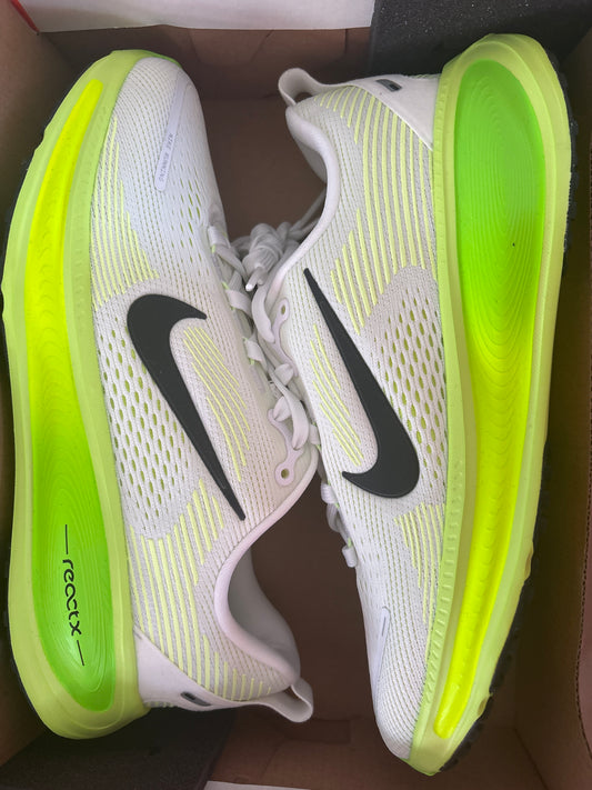 Nike Vomero 18, Größe 37,5