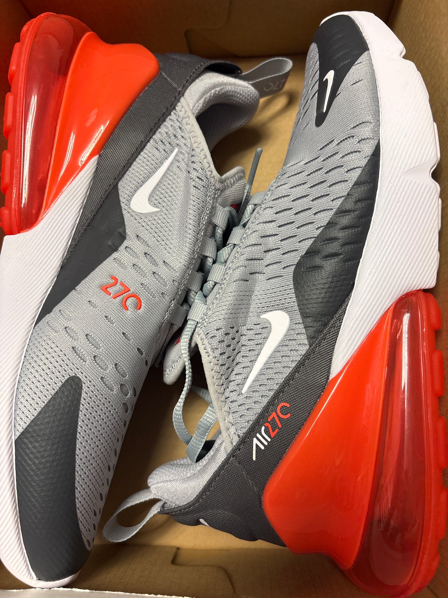 Nike Air Max 270 Größe 39 grau