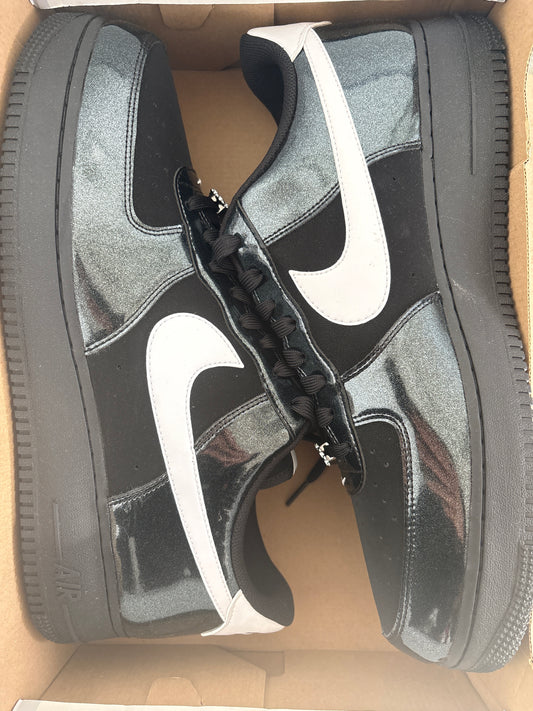 Nike Air Force 1 in schwarz/weiss, Größe 49,5