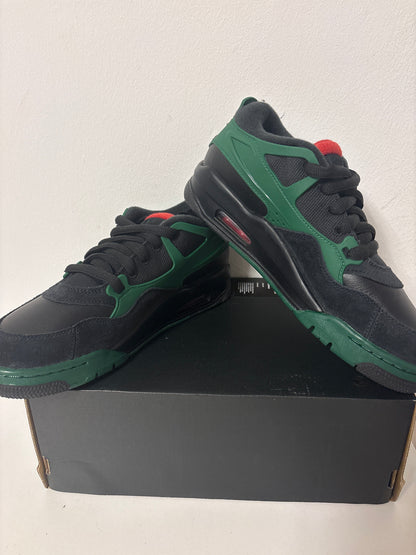 Nike Air Jordan 4 RM in schwarz/dunkelgrün, Größe 39