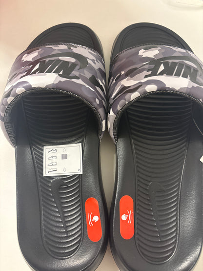 Nike Badelatschen in schwarz/Camouflage, Größe wählbar