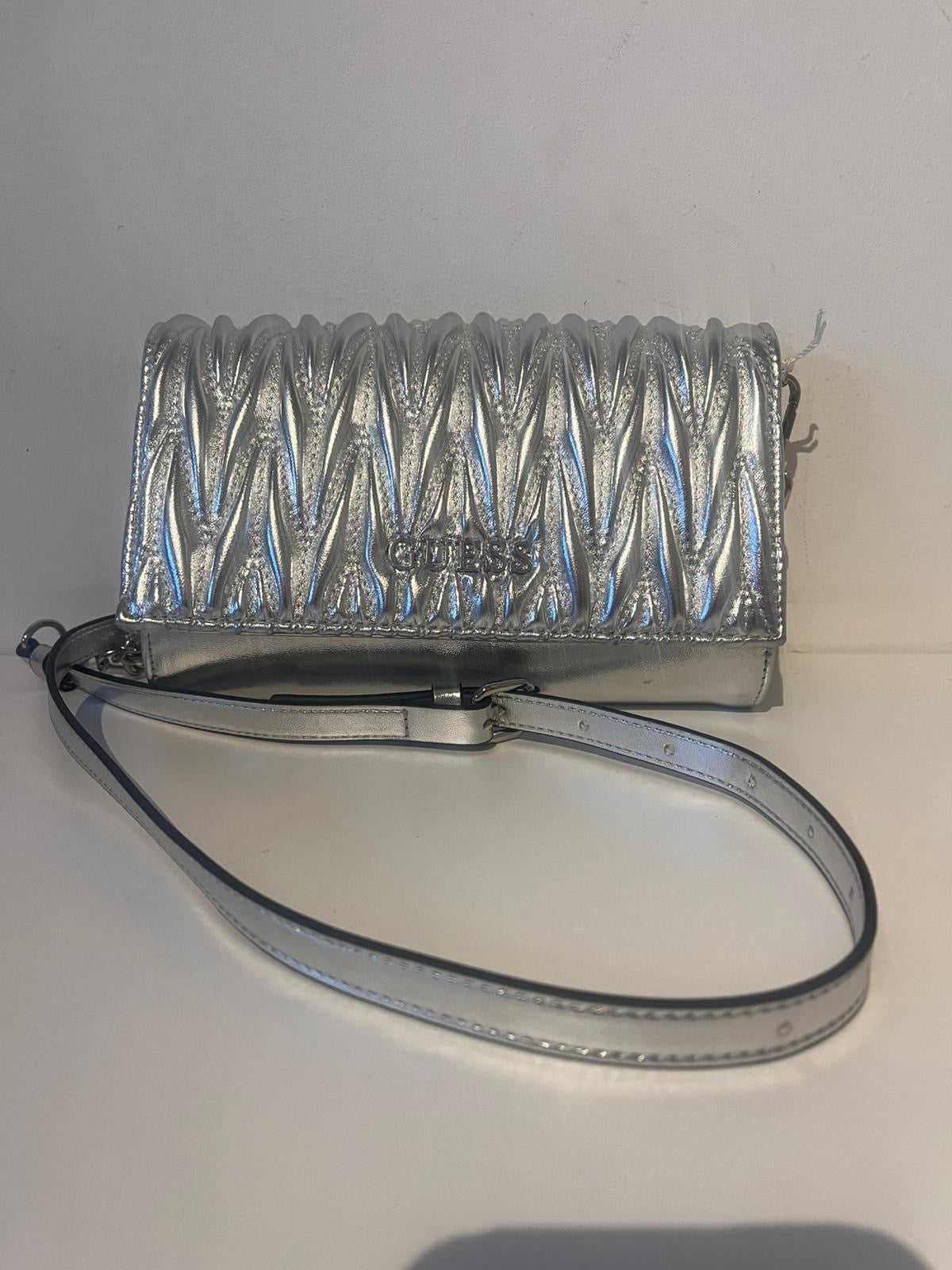 Guess Tasche Korkwall mini in Silber