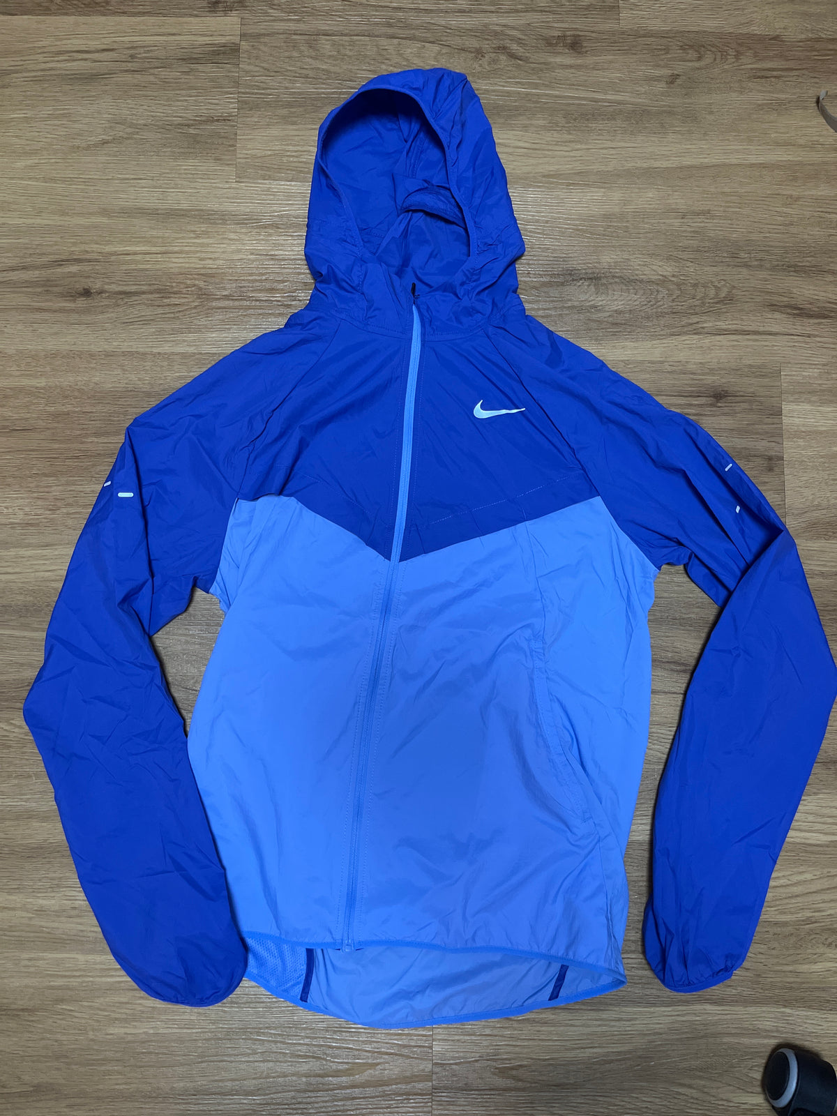 Nike Laufjacke in blau/hellblau, Größe wählbar