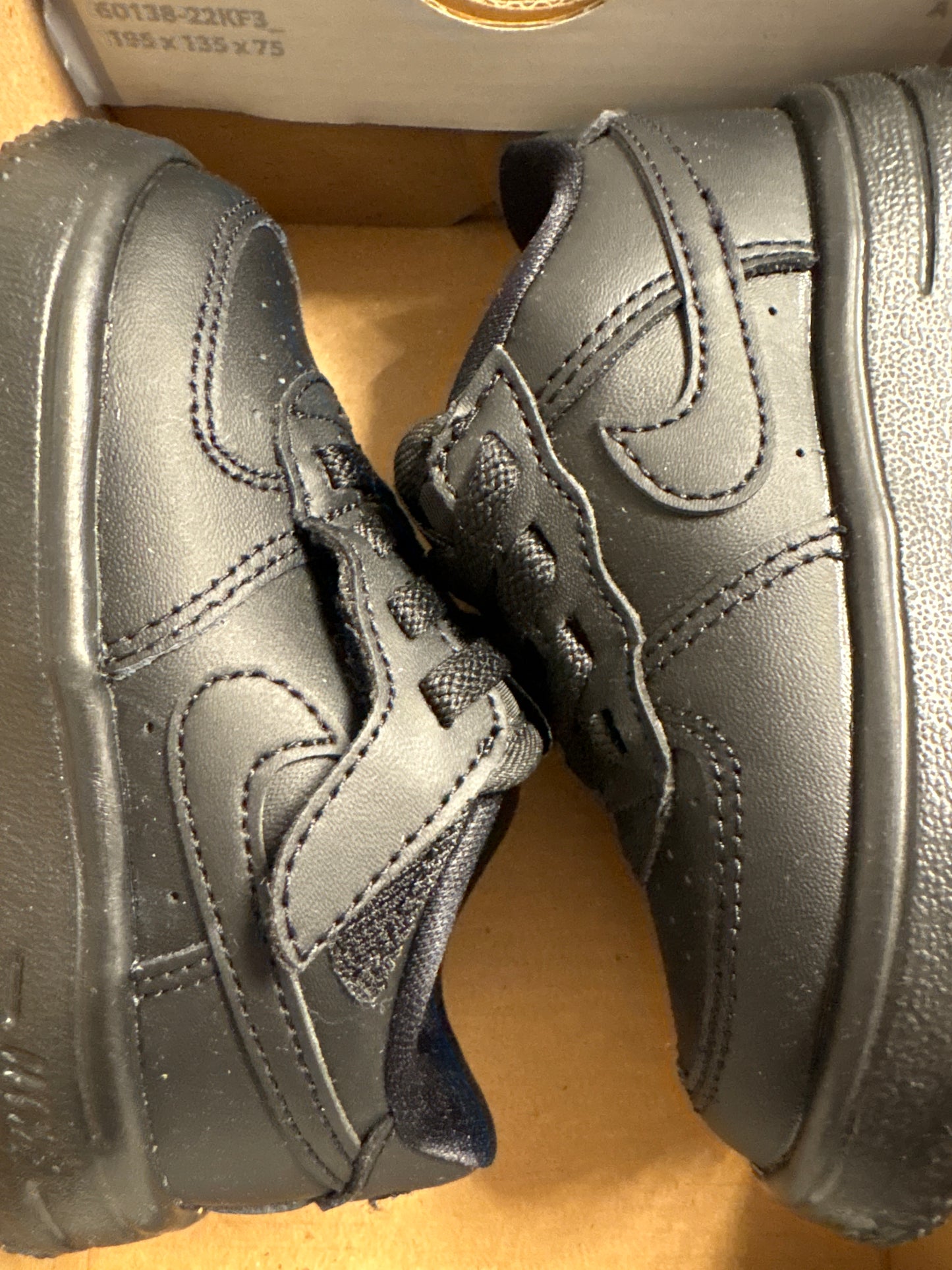 Nike Air Force 1 schwarz, Größe 34
