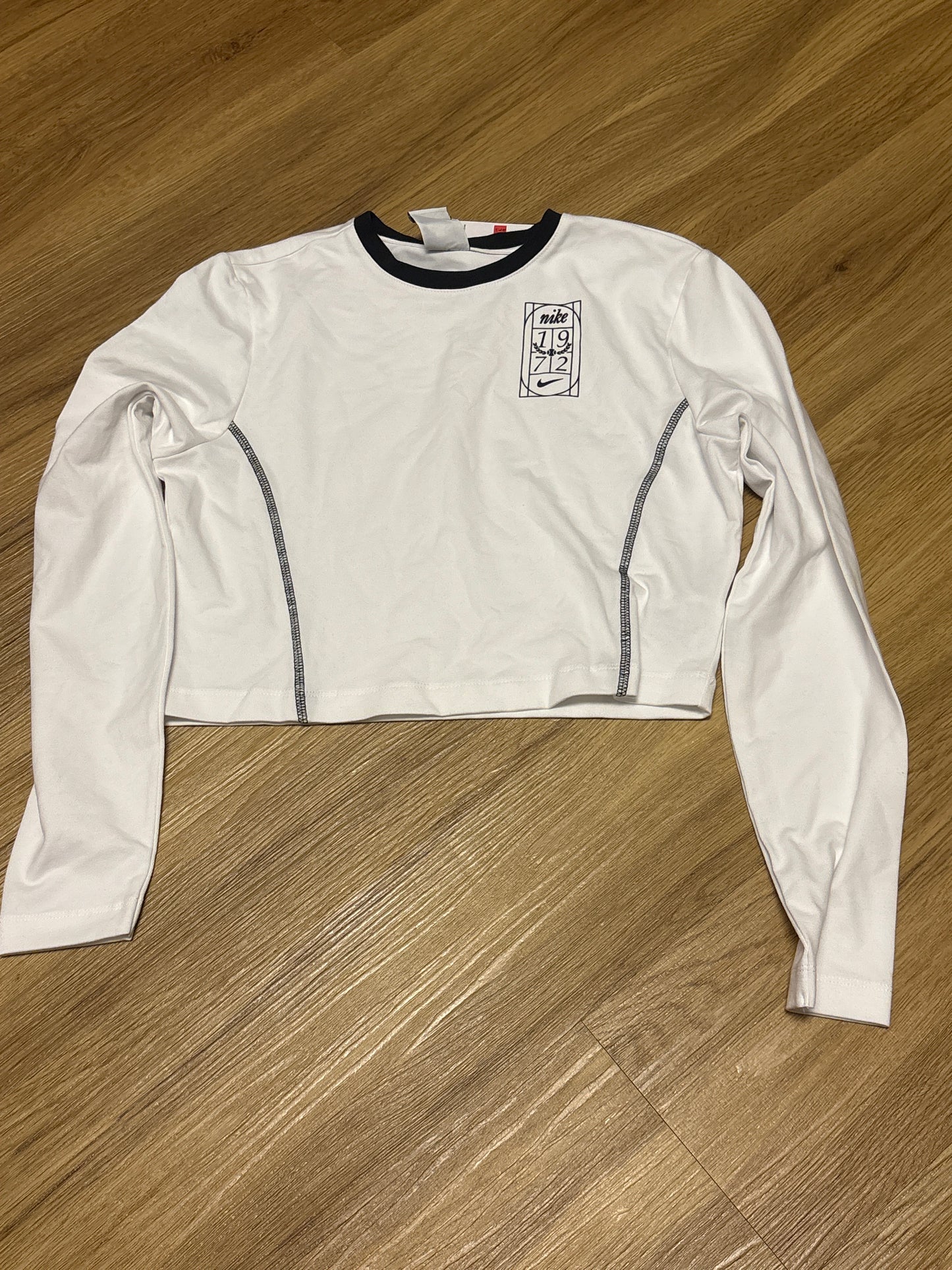 Nike Damen Sport Crop Top in weiß/schwarz, Größe wählbar