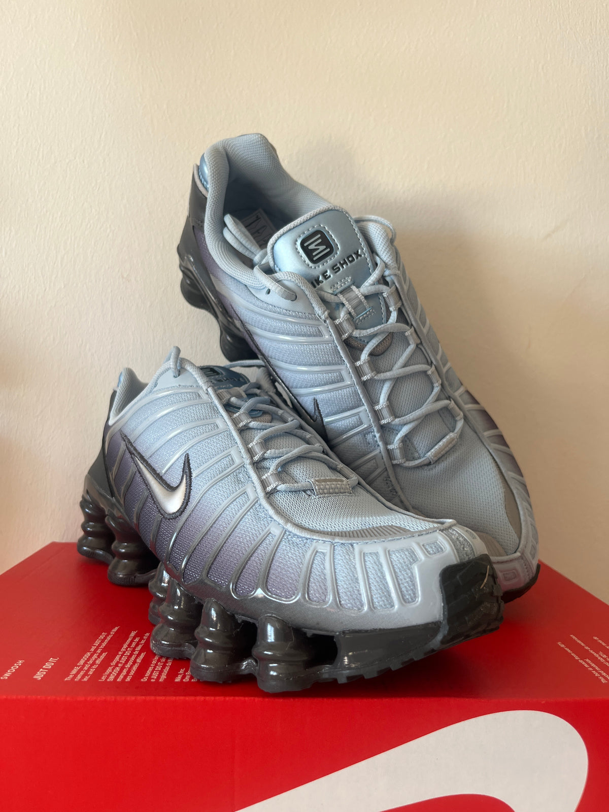 Nike Shox TL in schwarz/Blautöne, Größe 43