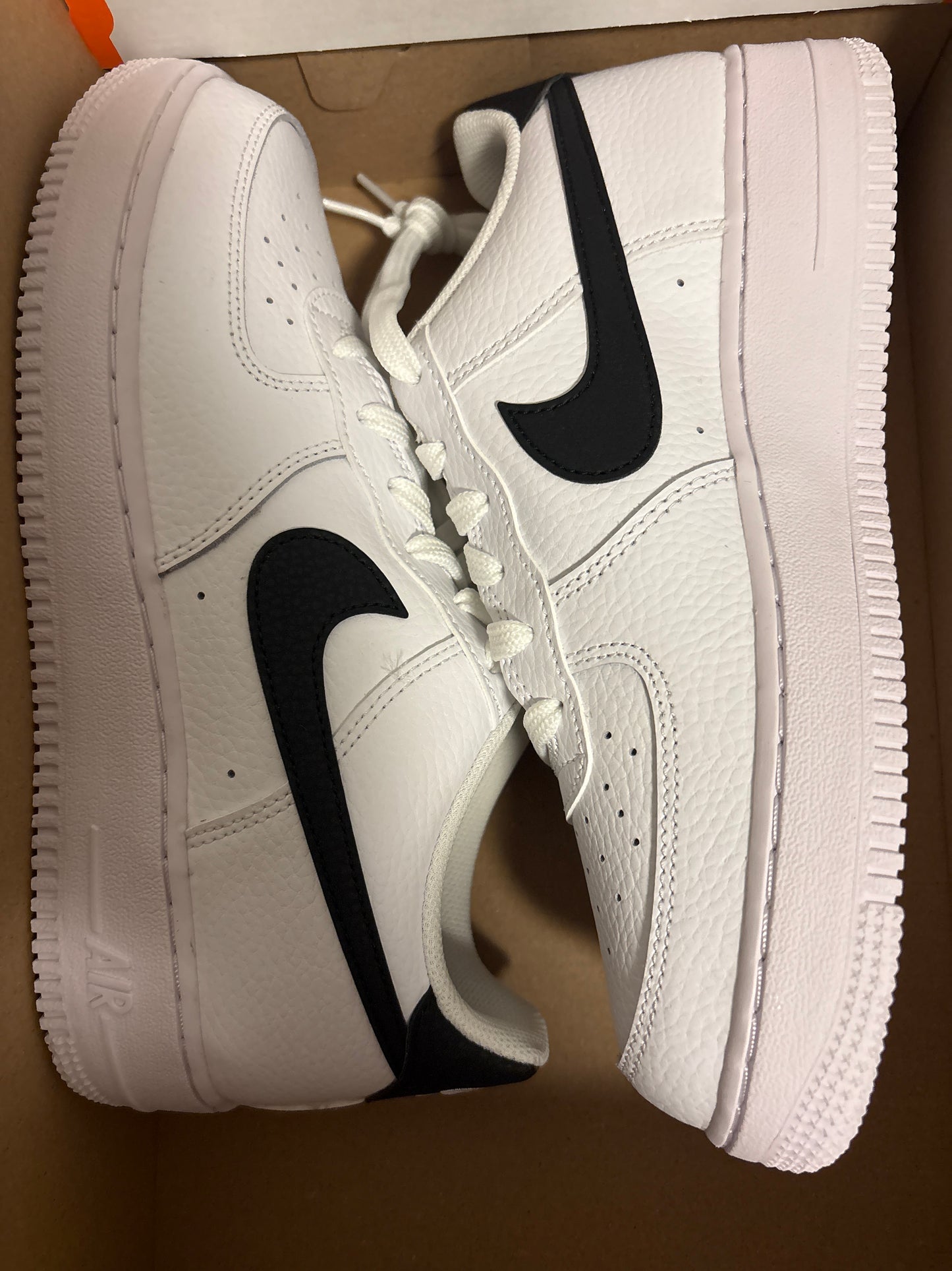 Nike Air Force 1 weiss/schwarz, Gr. 37,5