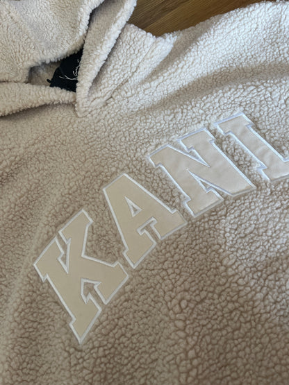 Karl Kani Plüsch Hoodie in creme mit großem Schriftzug, Größe wählbar