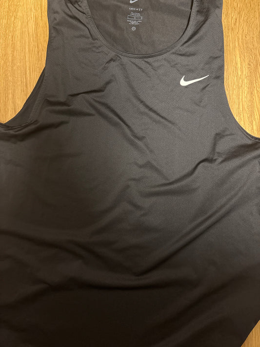 Nike Trägershirt Training, Größe wählbar in schwarz
