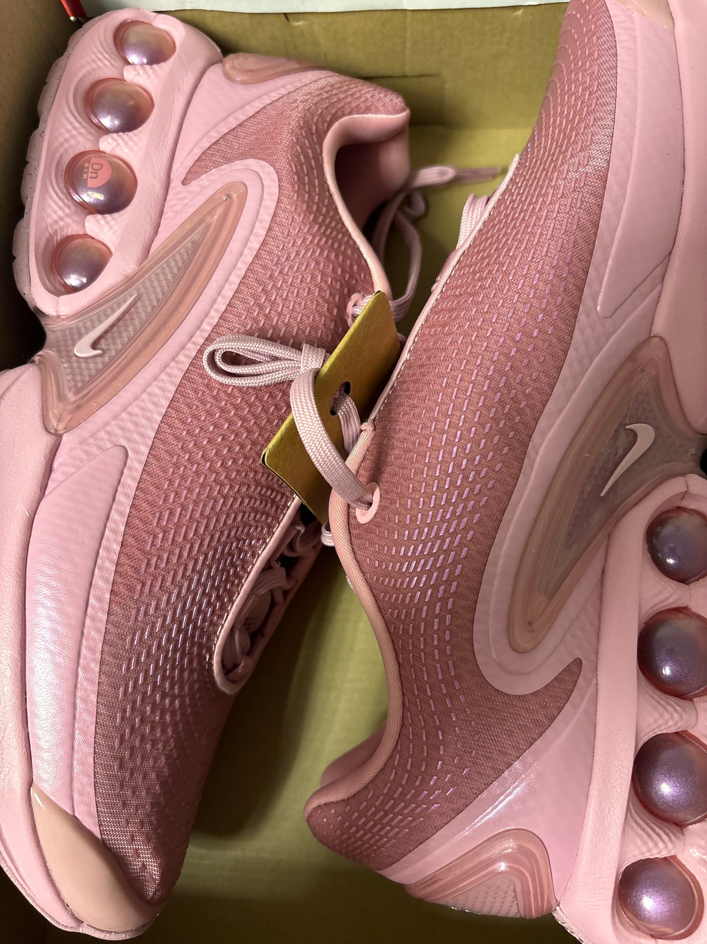 Nike Air Max DN in pink, Größe 42
