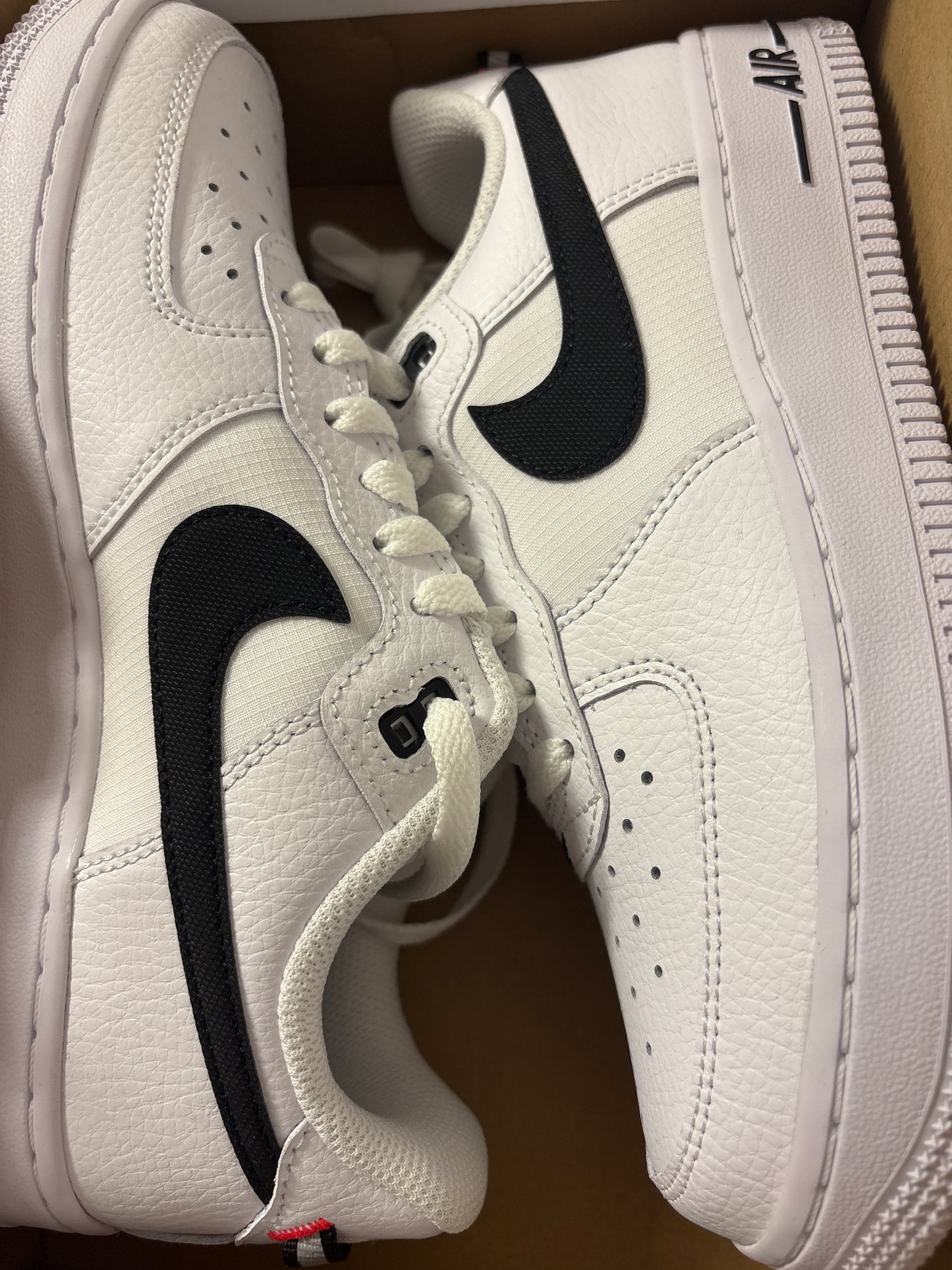 Nike Air Force 1 weiss/schwarz, Gr. 38
