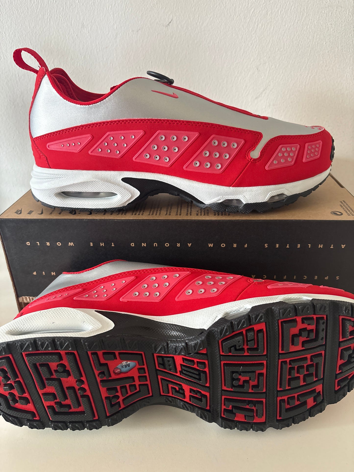 Nike Air Max SNDR, Silber/rot in Größe wählbar