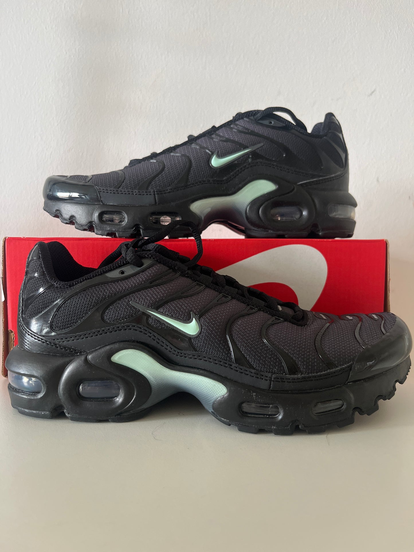 Nike Air Max Plus in schwarz/türkis, Größe 39