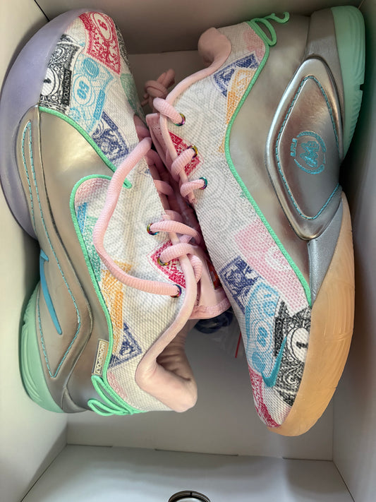 Nike Lebron Monopoly, Größe 38,5