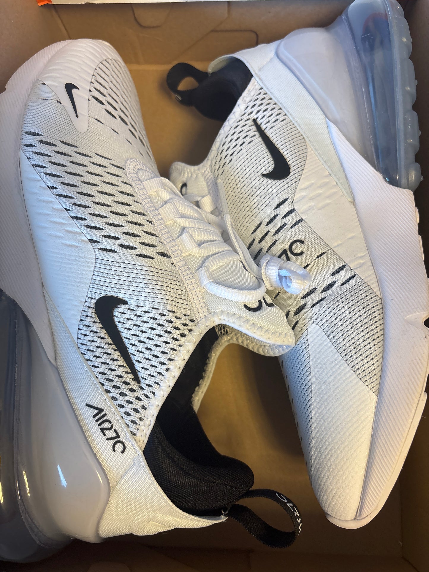 Nike Air Max 270 Größe 43 in weiss/schwarz