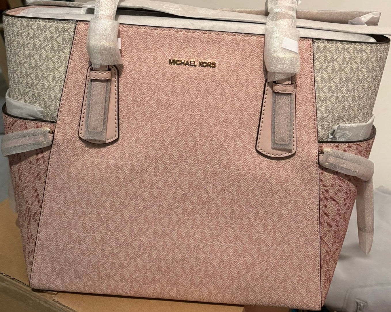 Michael Kors Voyager Rose poudre multi