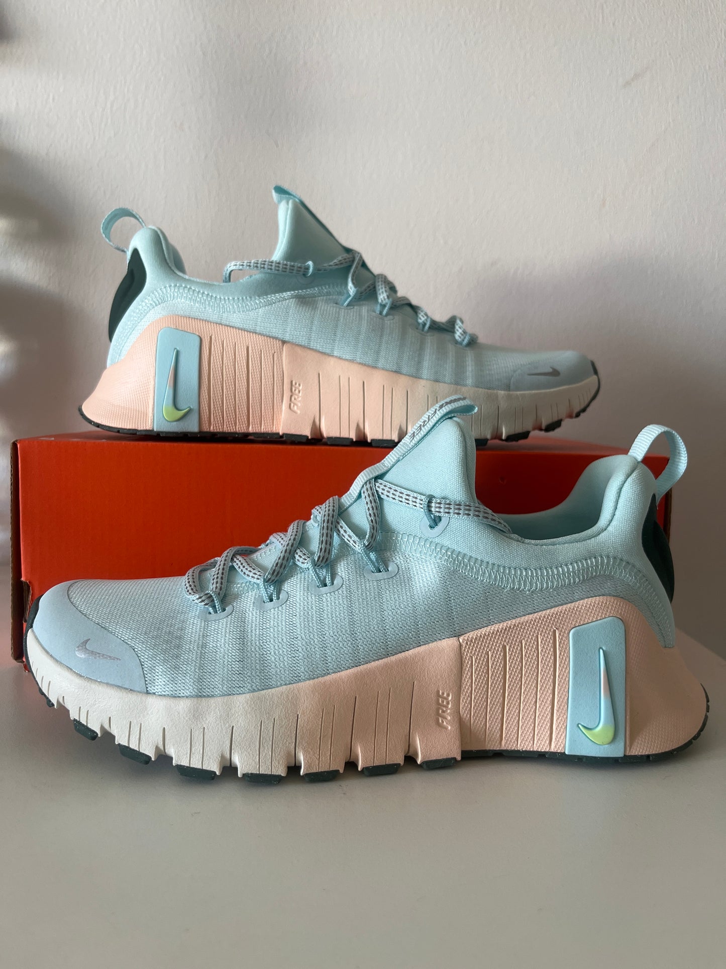 Nike Free Metcon 6 in hellblau/creme/türkis, Größe 37,5