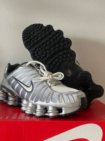 Nike Shox TL in grau/schwarz/weiß/silber, Größe 42,5