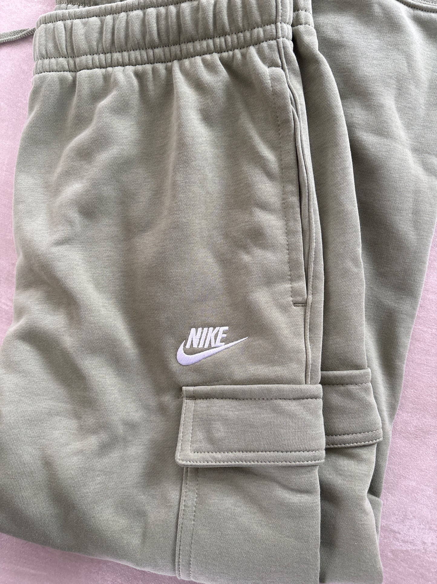 Nike Cargo Jogginghose in grün, Größe wählbar