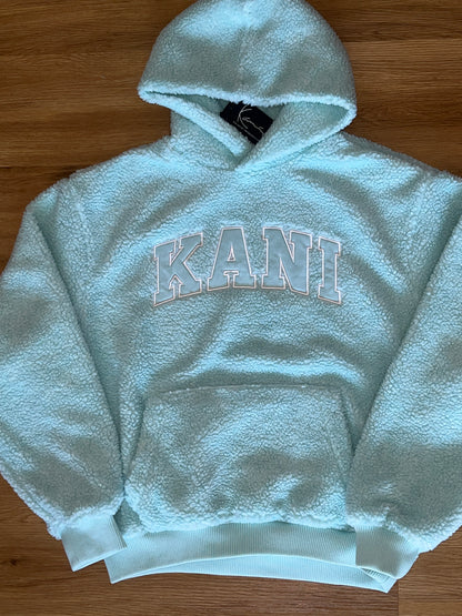 Karl Kani Plüsch Hoodie in hellblau mit großem Schriftzug, Größe M