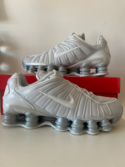 Nike Shox TL in weiß/silber, Größe 42,5