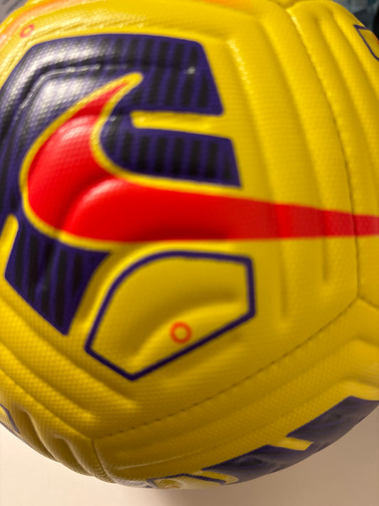 Nike Fußball gelb klein