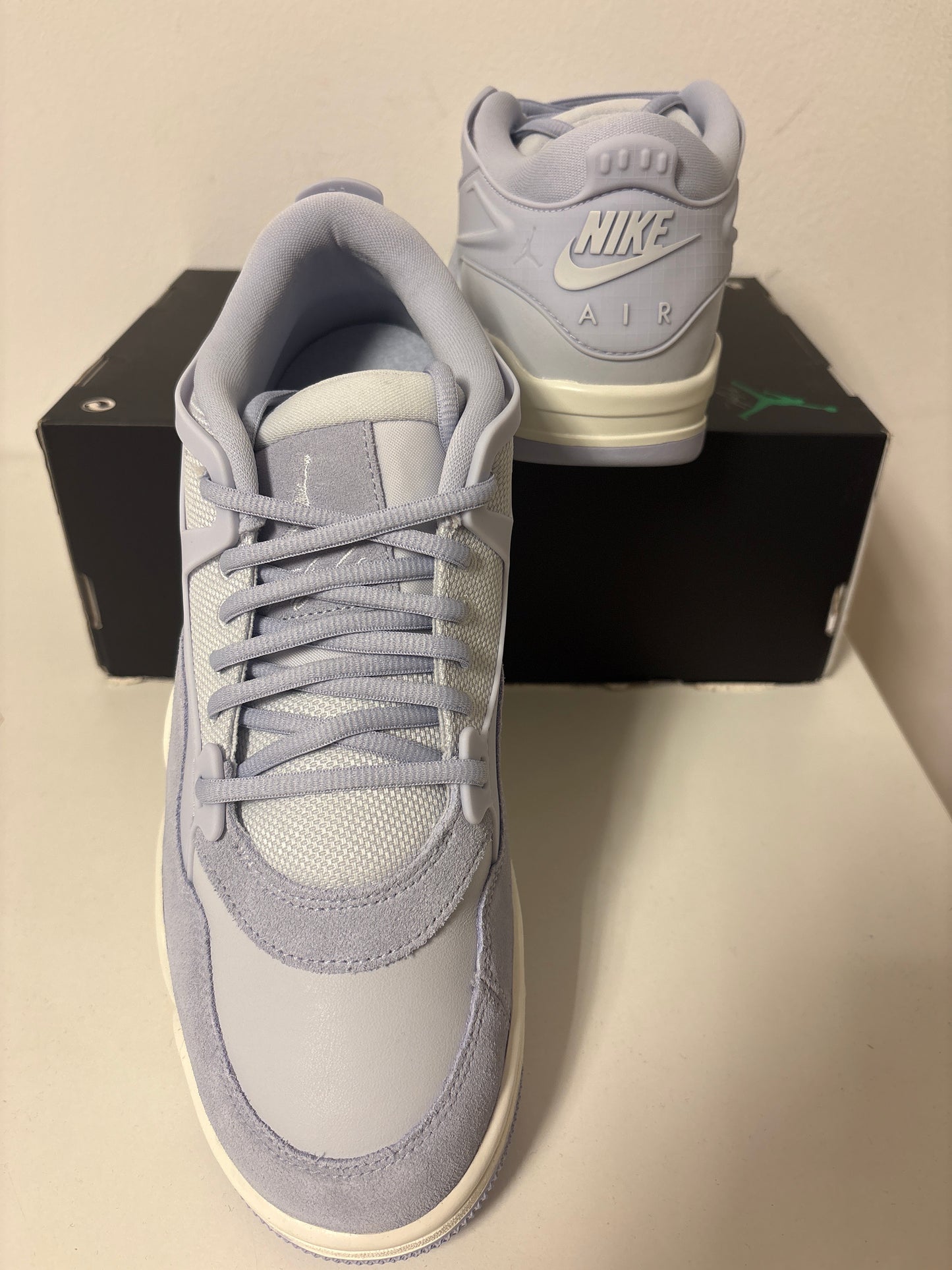 Nike AIR Jordan 4 RM in hellblau/weiss, Größe 44
