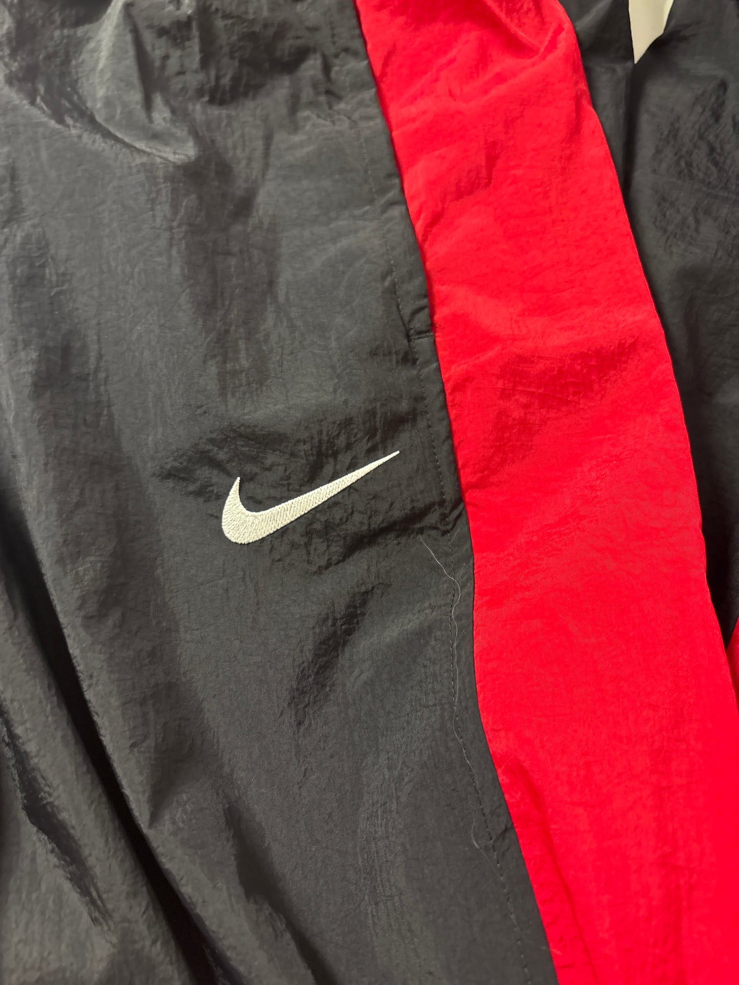 Nike T90 Hose, schwarz/rot, Größe wählbar