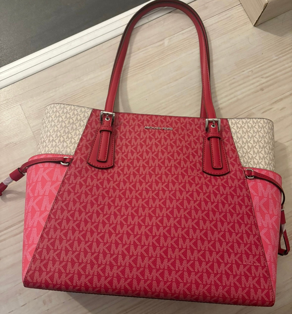 Michael Kors Shopper Voyager Dark Raspberry Framboise Noire multi