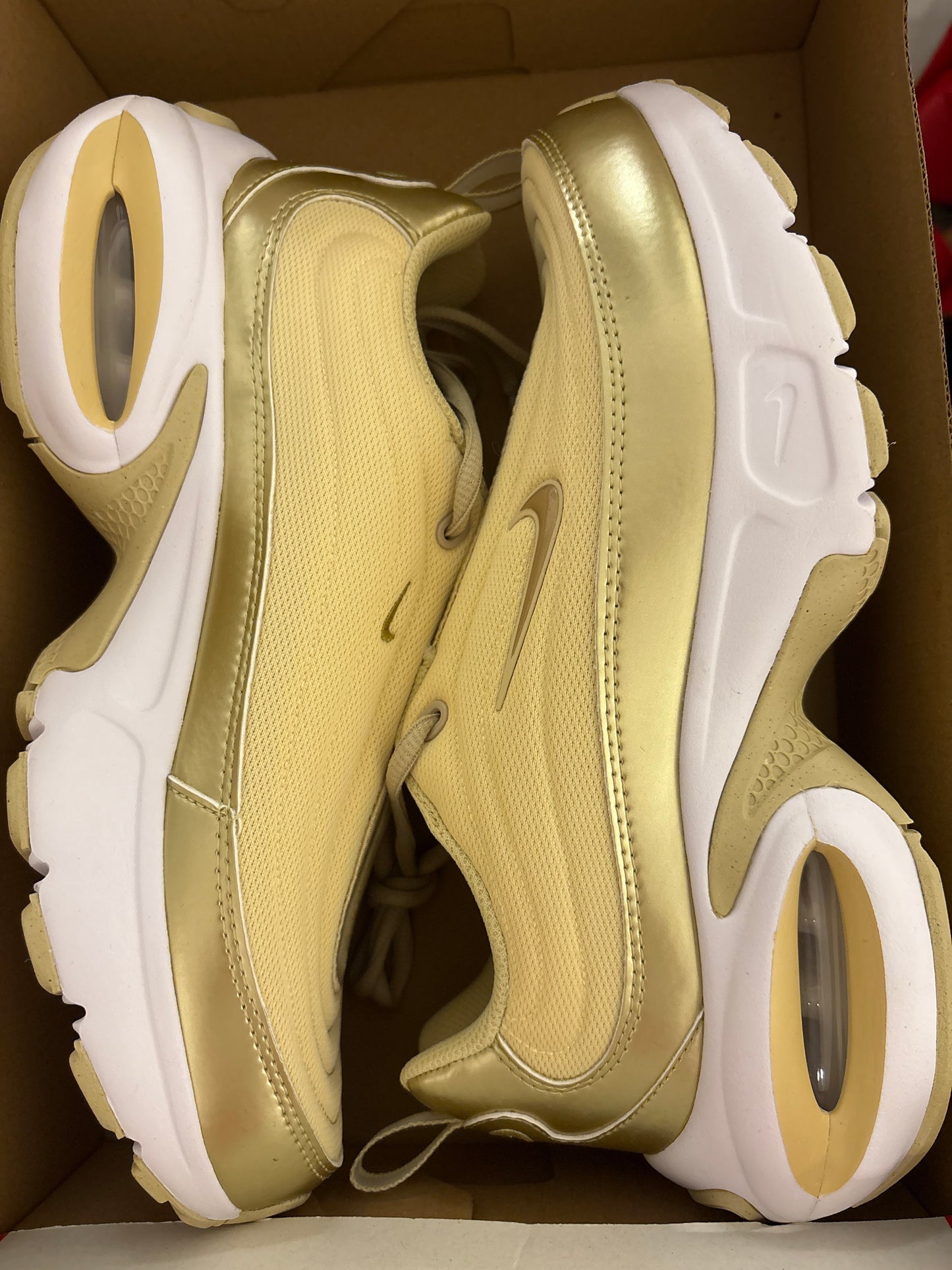 Nike Air Max Portal in beige/gold, Gr. Wählbar