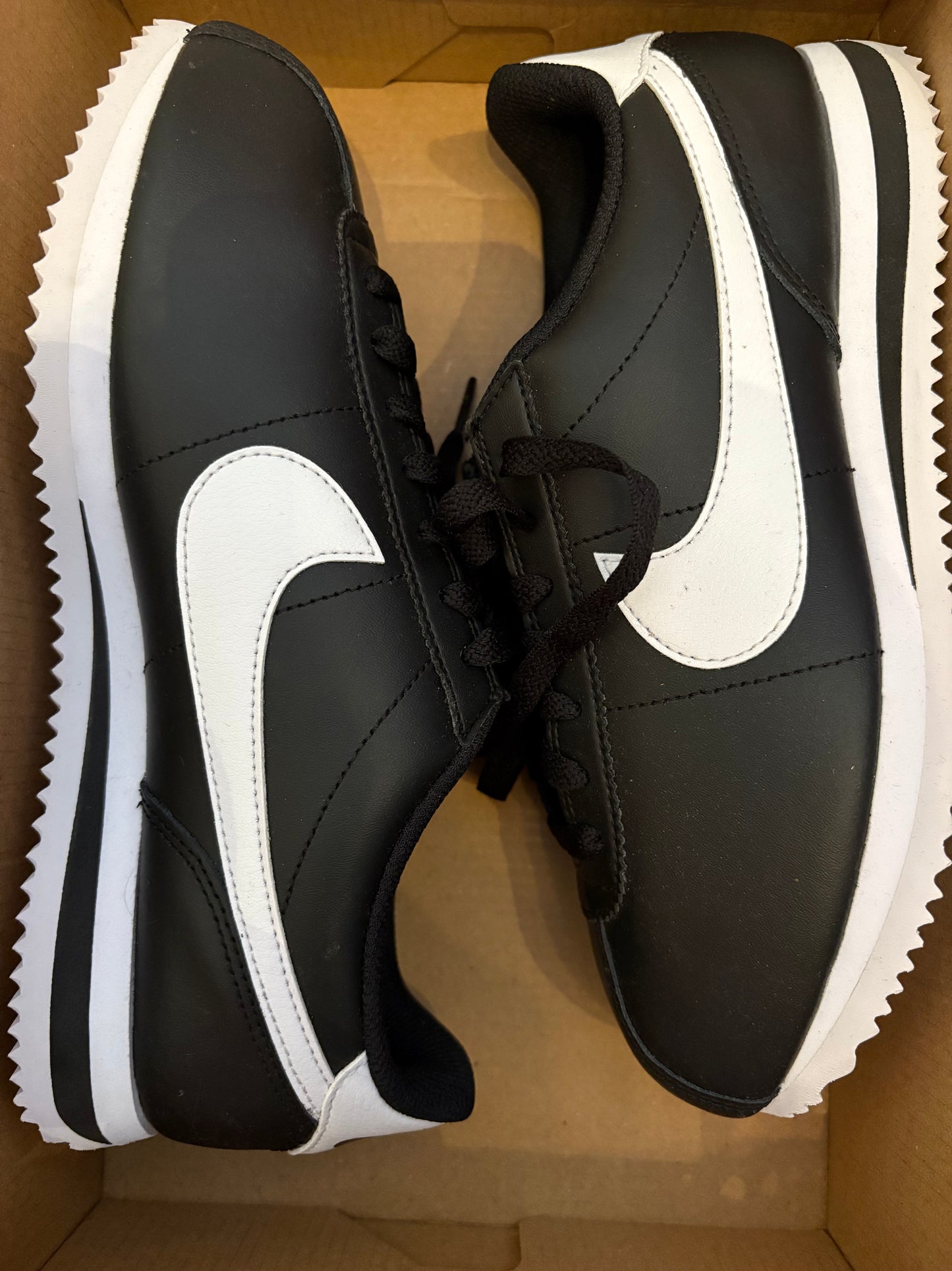 Nike Cortez schwarz/weiss, Größe 39
