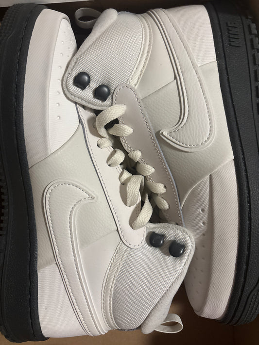Nike Court Vision Mid, Gr. 40 in creme/schwarz
