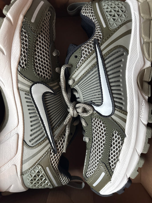 Nike Zoom Vomero 5 , Größe 36,5