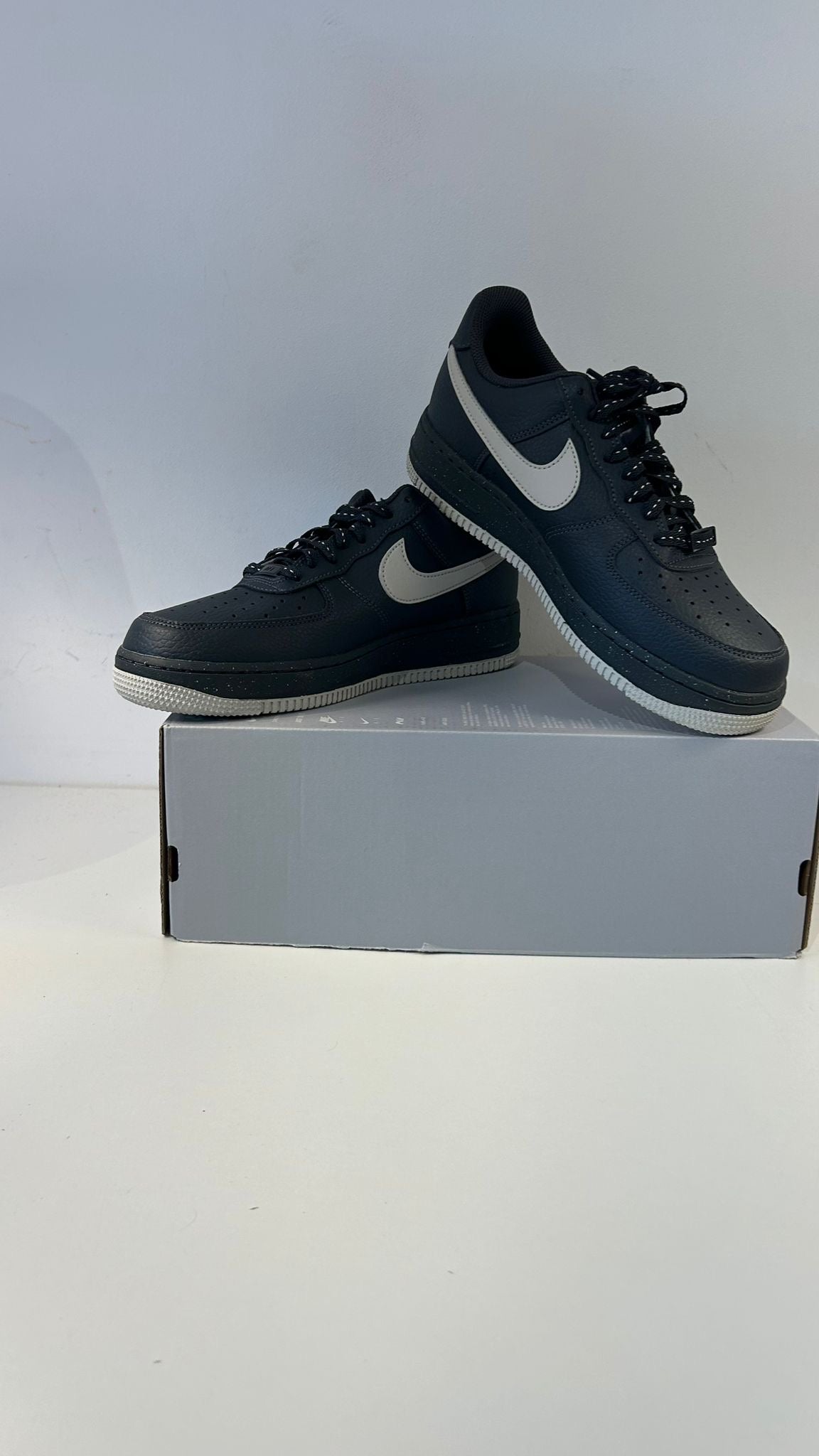 Nike Air Force 1 schwarz/leichtes Knochenweiss, Größe wählbar