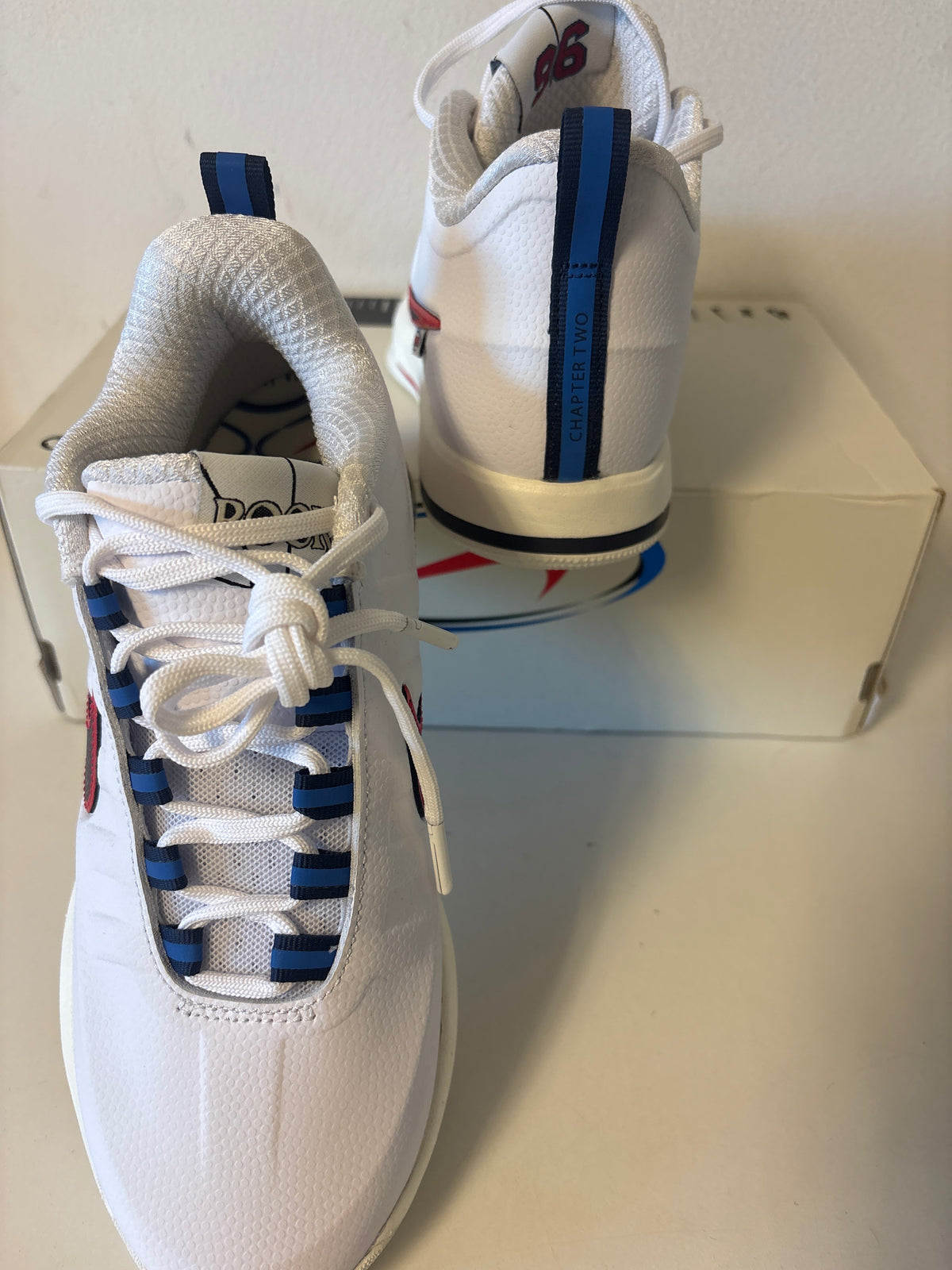 Nike Book 2 NRG, in weiß/blau/rot, Größe wählbar