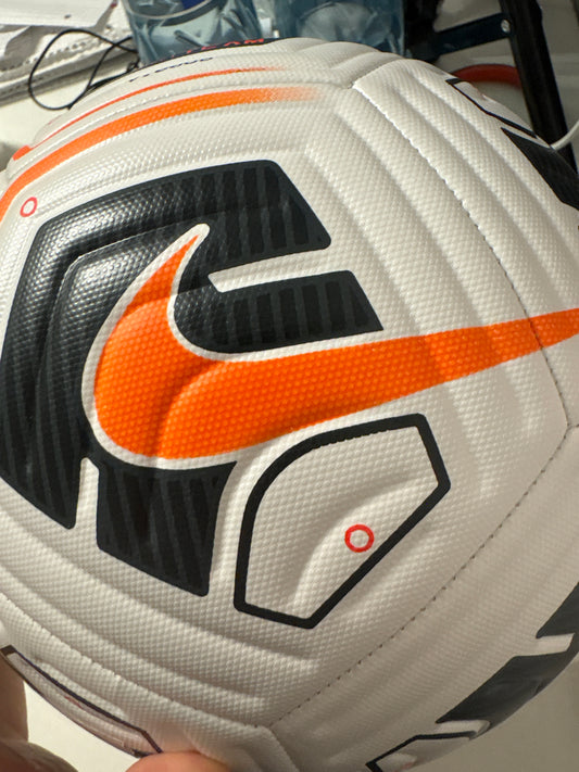 Nike Fußball weiss schwarz orange