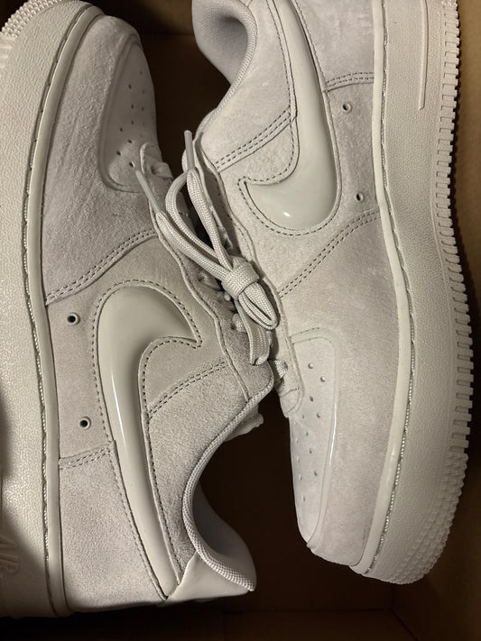 Nike Air Force 1, Gr. 38,5 grau/dickes Logo