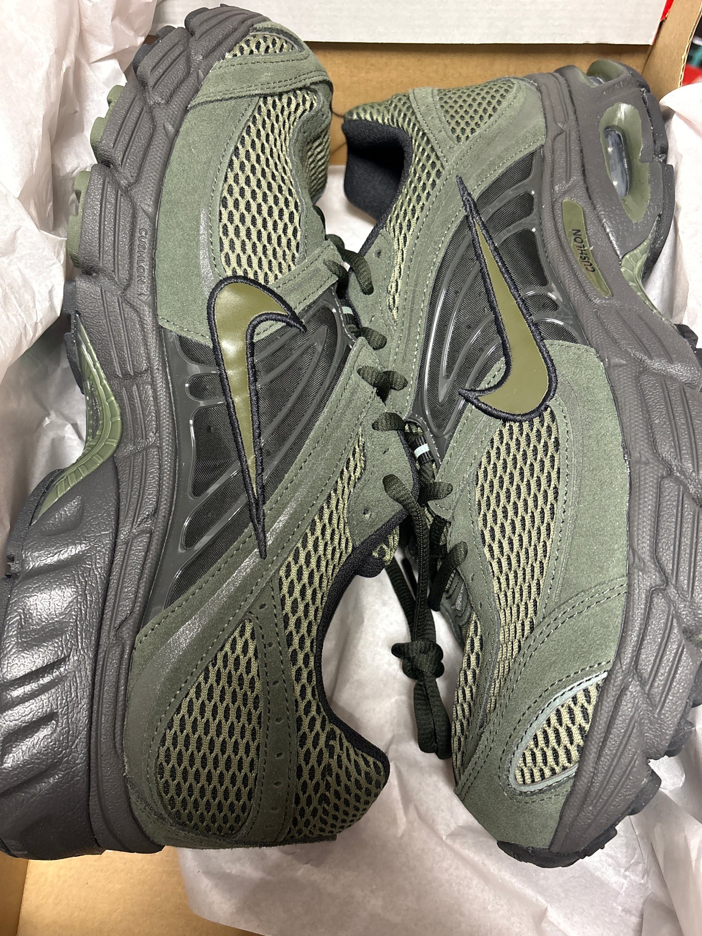 Nike Air Max Moto 2K in dunkelgrün/grau, Größe 47,5