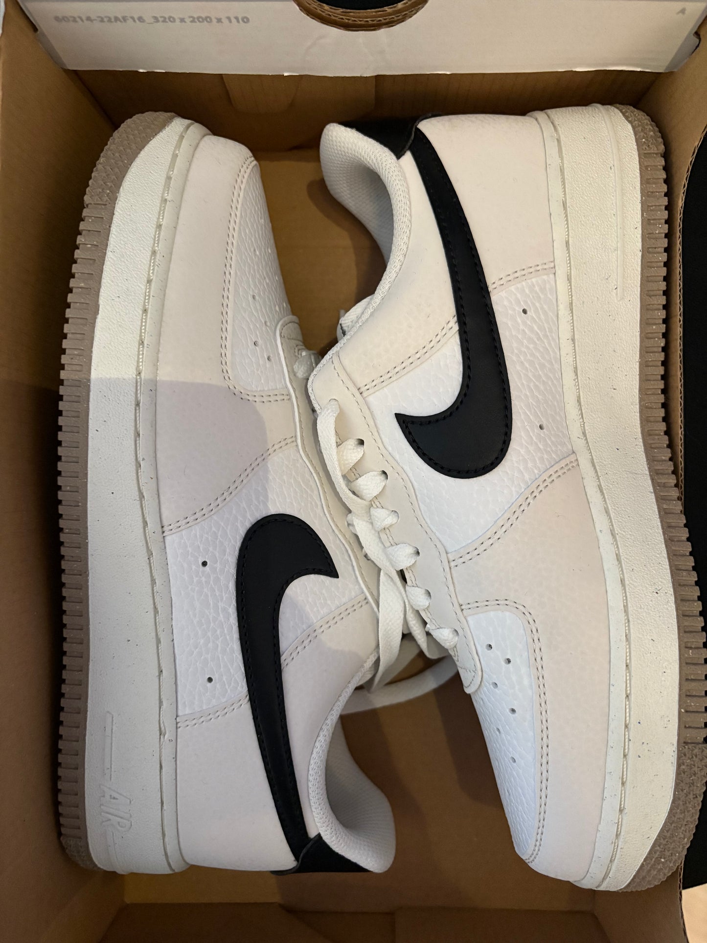 Nike Airforce 1 weiss/hellcreme/schwarz in Größe 39