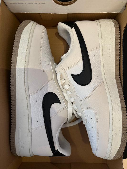 Nike Airforce 1 weiss/hellcreme/schwarz in Größe 39