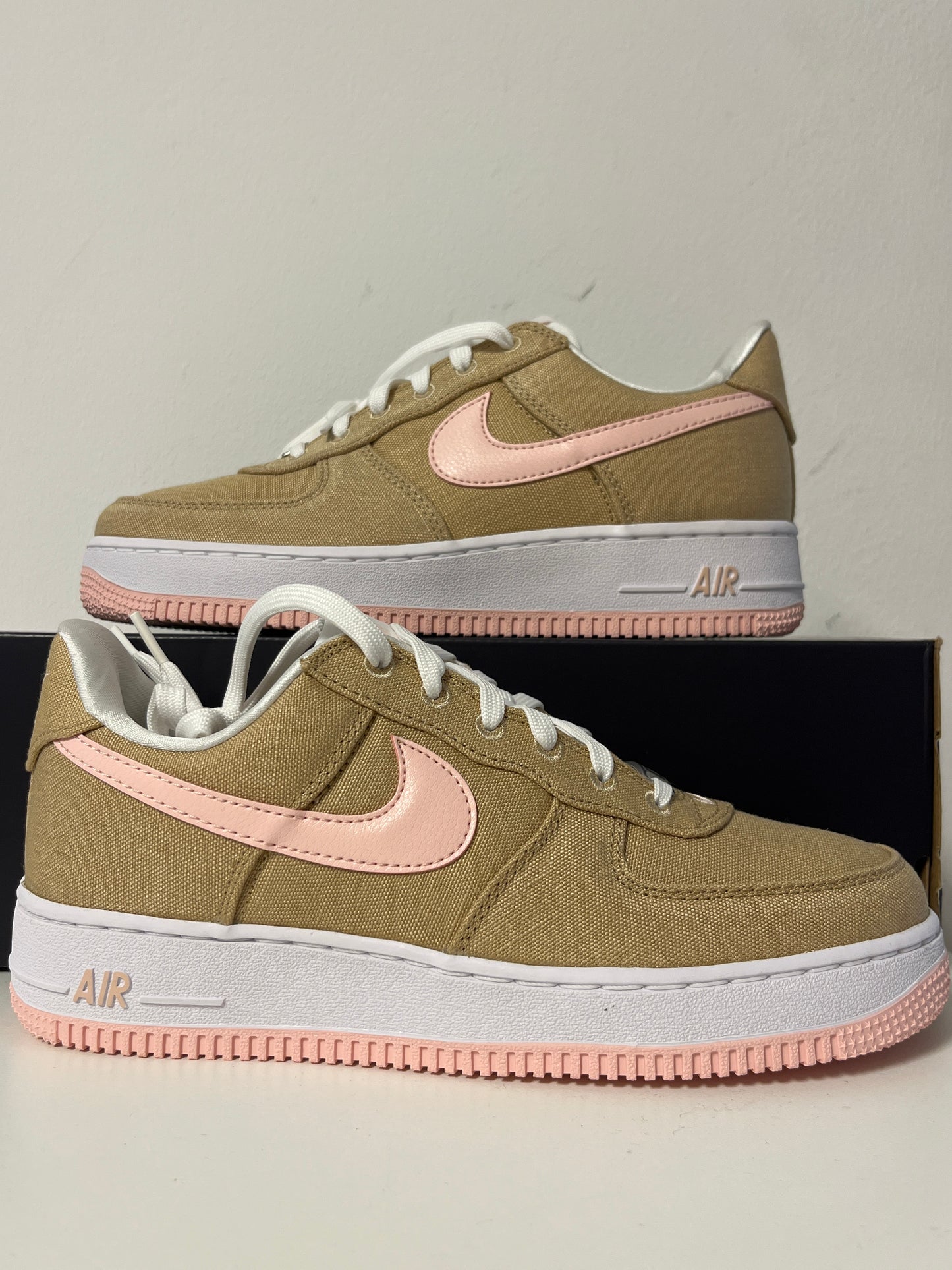 Nike Air Force 1 Retro in hellbraun/rosa/weiß, Größe 39