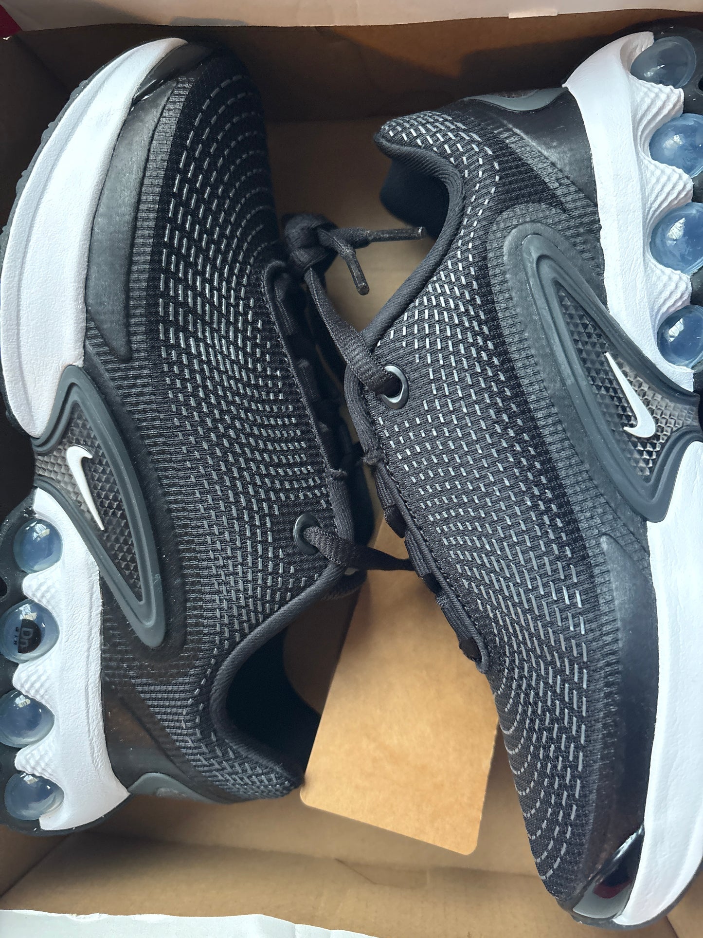 Nike Air Max DN in weiss/schwarz, Größe wählbar