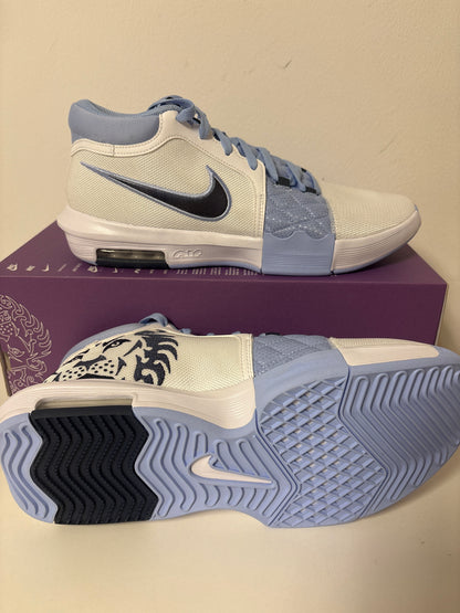 Nike Jordan Lebron Witness VIII, in hellblau/weiss/schwarz, Größe 47
