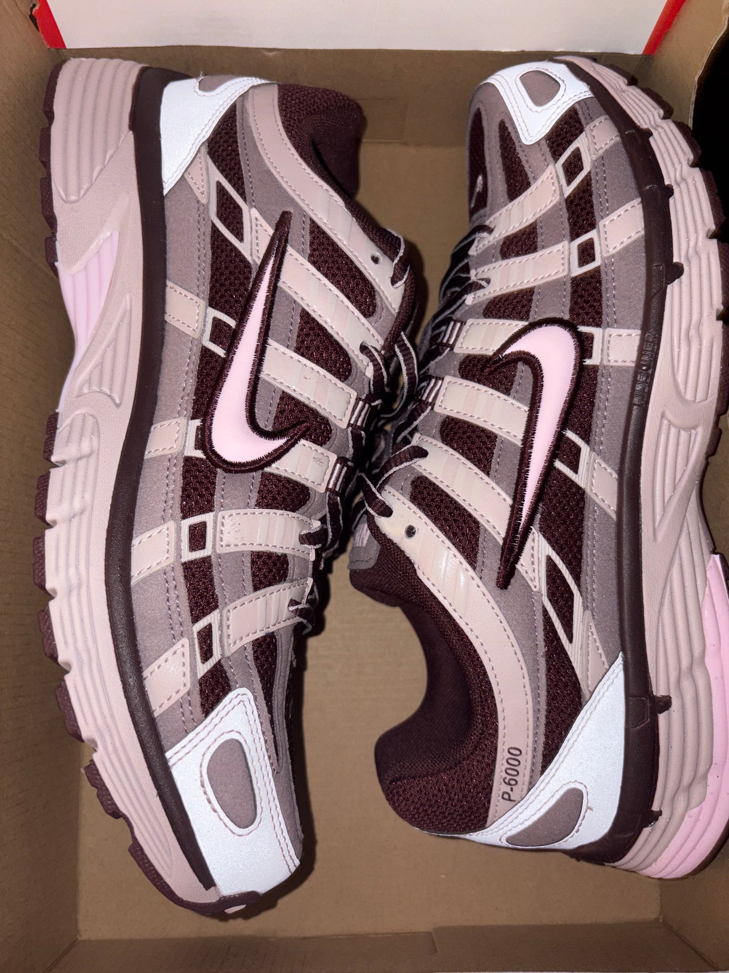 Nike P-6000 in Brombeere/lila/rosa, Größe 43