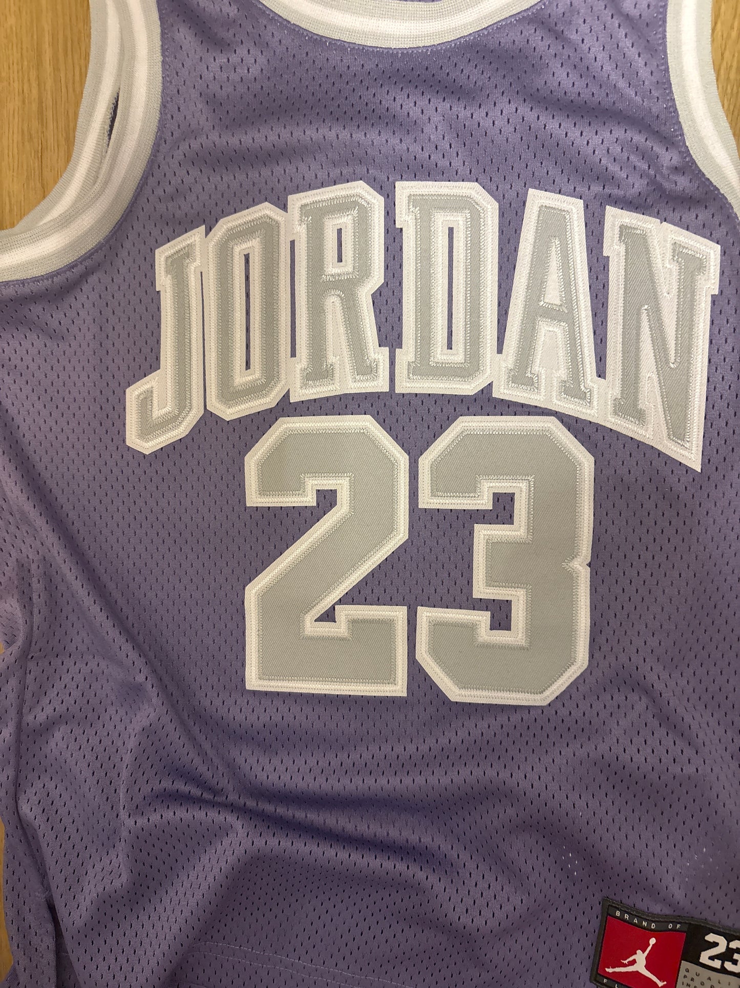 Nike NBA Kinder Trikot Jordan, Größe wählbar in lila/silber